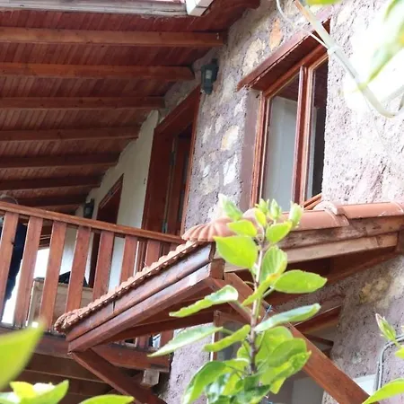 Dolichiste Stone House דמרה